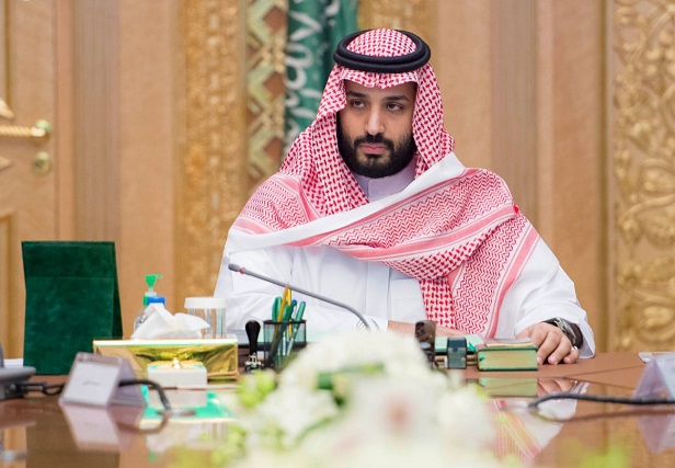 ‏‫محمد بن سلمان يوجه بصرف مليون ریال لأسر شهداء المواجهات مع عناصر الميليشيا الحوثية