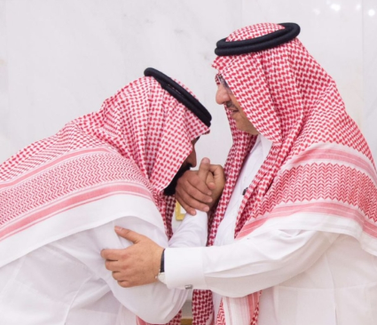 شاهد بالفيديو الأمير محمد بن نايف يبايع الأمير محمد بن سلمان