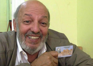 وفاة المخرج المصريّ محمد خان بعد عامين من منحه الجنسيّة