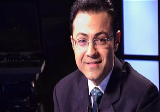 مذيع مصري يدعو لعدم بث الأذان عبر التلفزيون