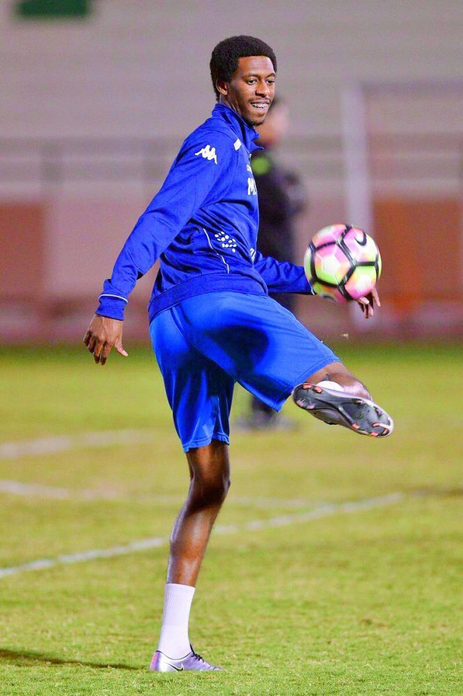 الهلال وأوراوا‎.. محمد كنو يُشارك ويحصل على بطاقة صفراء