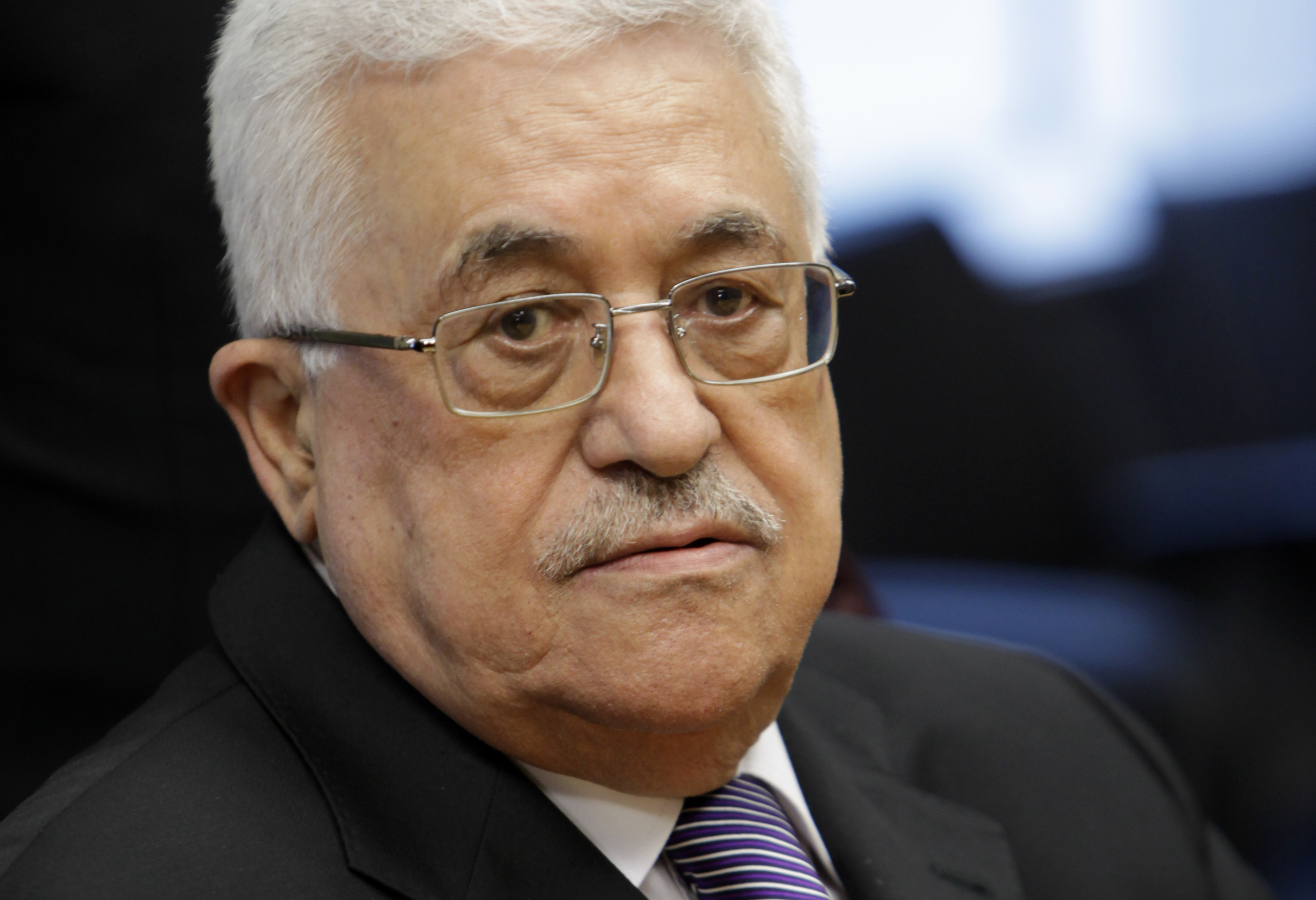 الرئيس الفلسطيني يناشد قادة العالم لمنع نقل السفارة إلى القدس