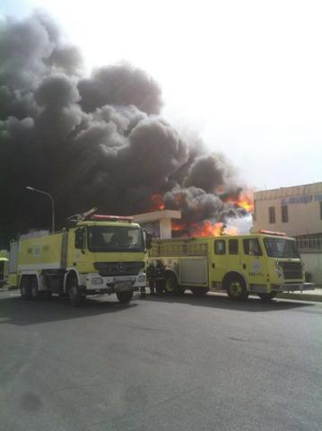 مدني الرياض يُخمد حريقا بمصنع أحبار صناعية “سريعة الاشتعال”