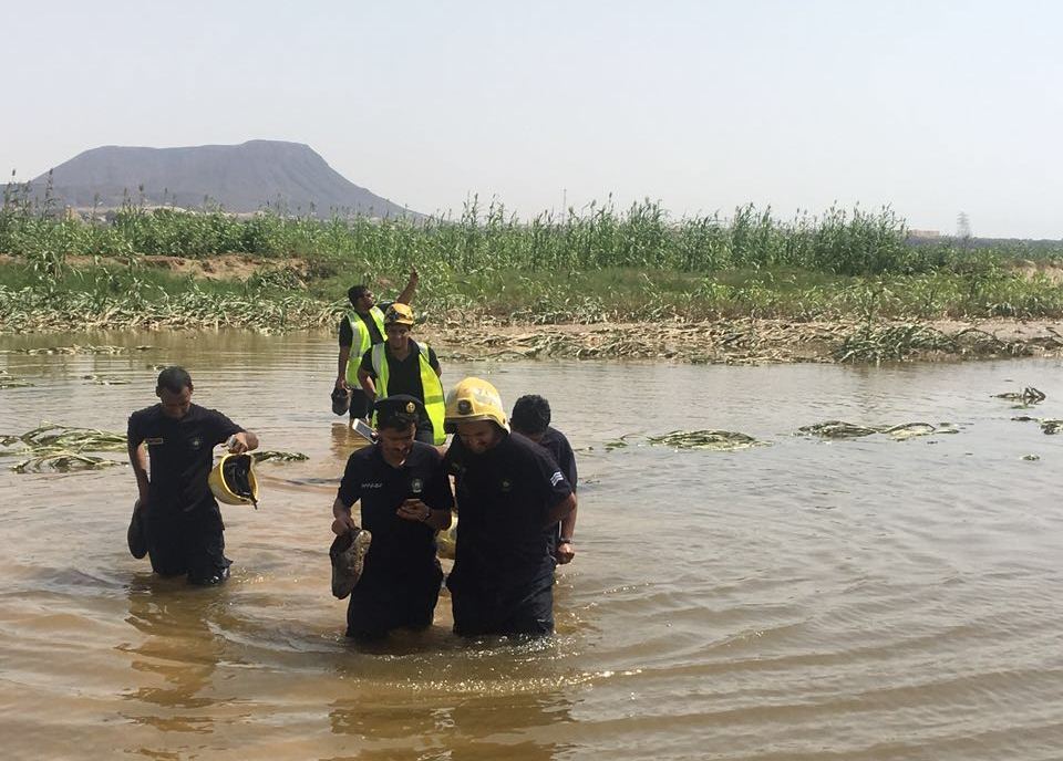 مدني #جازان: البحث عن غريقين.. وإغاثة 200 أسرة بمشاركة الطيران