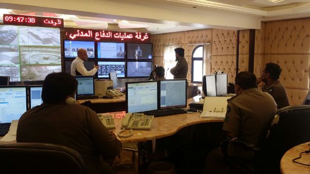 تدريب منسوبي “مدني مكة” على استقبال البلاغات بالإنجليزية