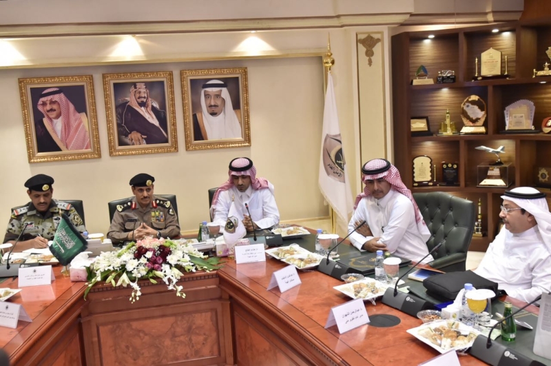 مدير الأمن العام يناقش مع أمين واعضاء هيئة تطوير مكة ‫(34669058)‬ ‫‬
