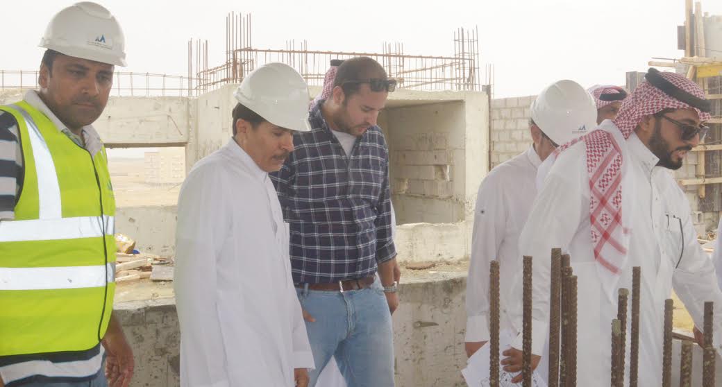 مدير جامعة جازان يتفقد كلية العلوم والآداب بصامطة والكلية الجامعية بأبي عريش (2)