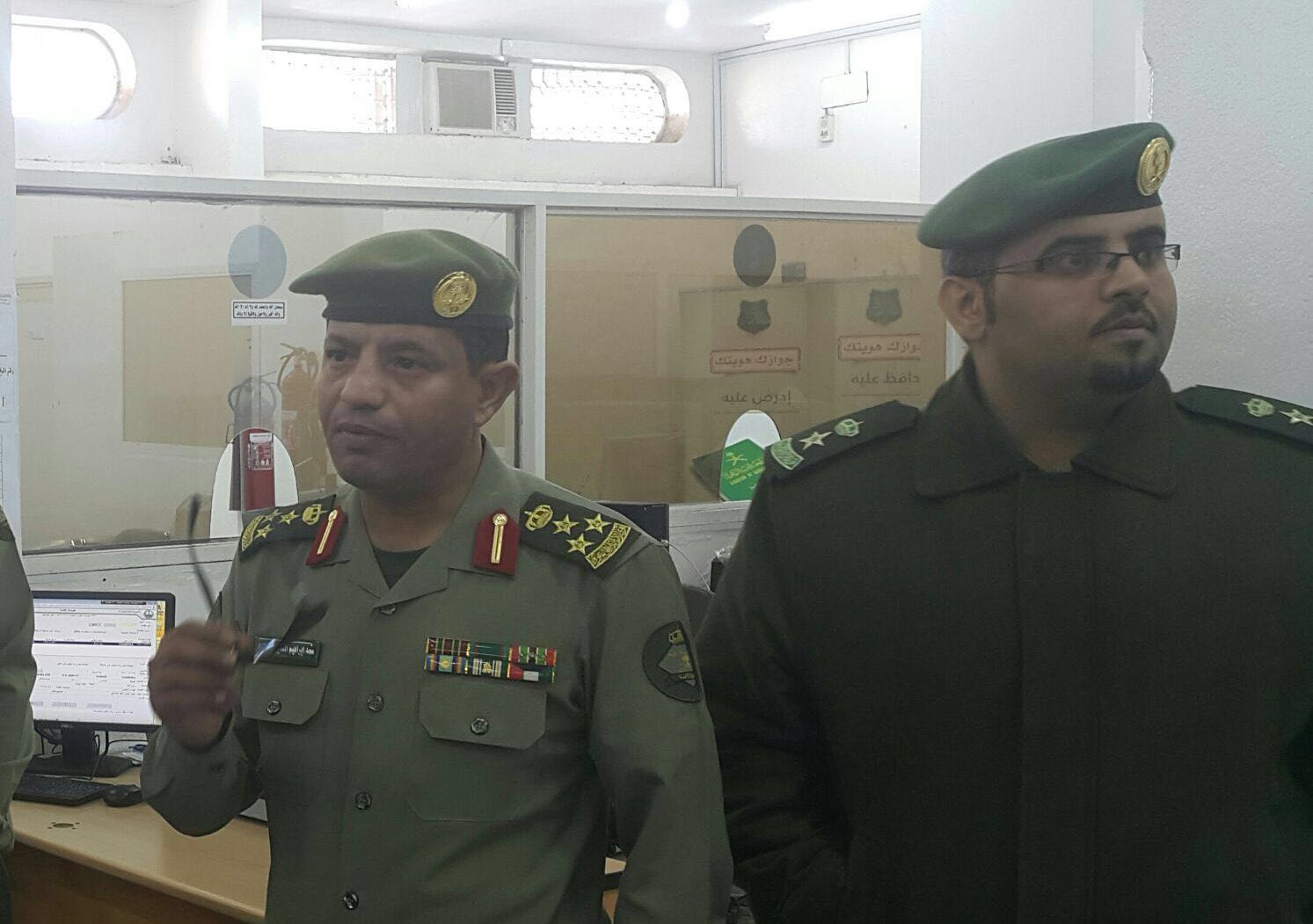 مدير جوازات عسير يتفقد ادارة جوازات ظهران الجنوب وشعبة سراة عبيده (1)