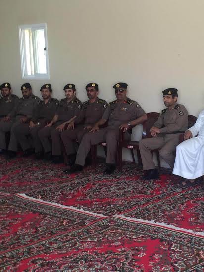 مدير شرطة منطقة عسير يقدم واجب العزاء لمدير شرطة بللسمر في وفاة شقيقته