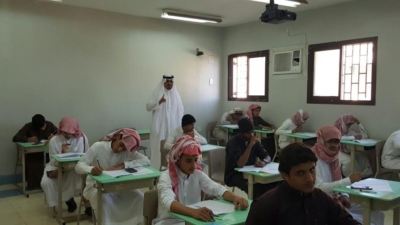 مدير عام التعليم في منطقة عسير جلوي آل كركمان يقوم بزيارة  عدد من المدارس
