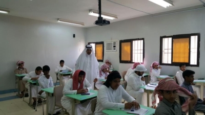 مدير عام التعليم في منطقة عسير جلوي آل كركمان يقوم بزيارة  عدد من المدارس4