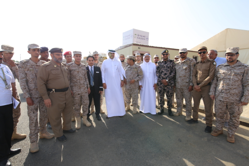 مدير عام الخطوط السعودية مع عدد من أفراد قوة جازان