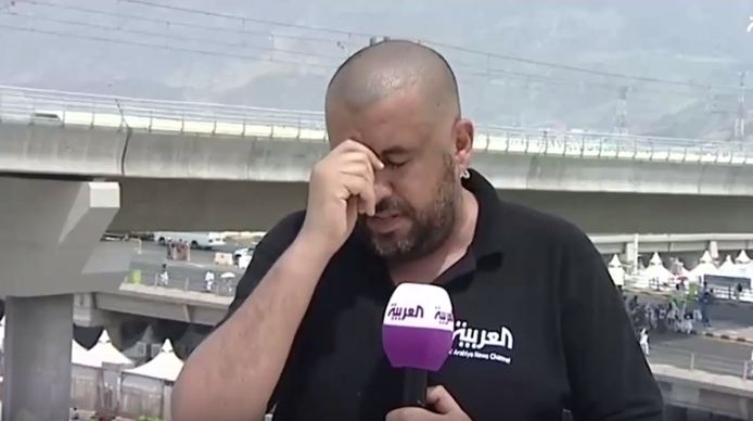 بالفيديو.. موقف مُحرج لمراسل العربية في جسر الجمرات يفقده التركيز