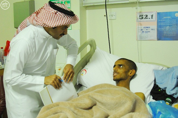 مراد يروي المأساة بجسد ممزق بسبب قذيفة من الحوثي
