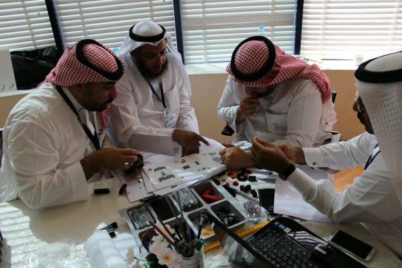 مراكز STEM المدرسية