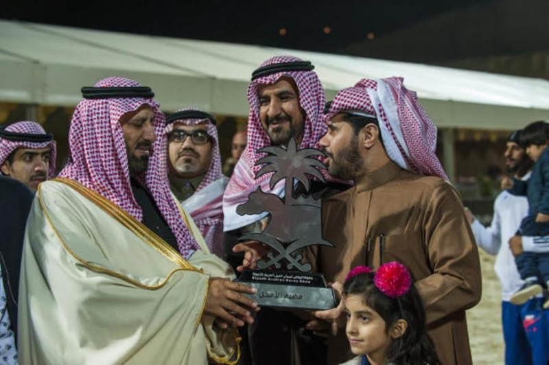 مربط المعود يعانق التفوق في بطولة الرياض لجمال الخيل العربية1