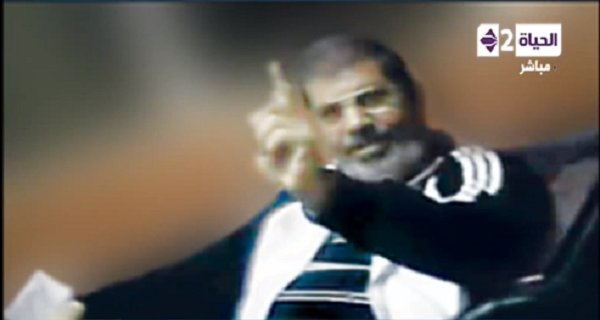 شاهد أول مقطع مرئي لمرسي منذ احتجازه