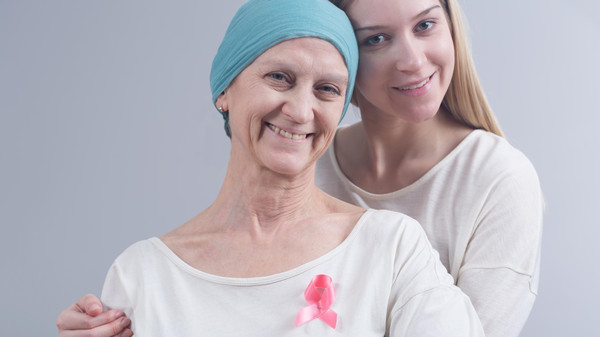 ما الذي ينقص مرضى السرطان كبار السن.. العلم يجيب