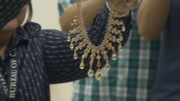 الفلبين تعرض مجوهرات “سيدة الفليبين الأولى” سابقا للبيع في المزاد (فيديو)