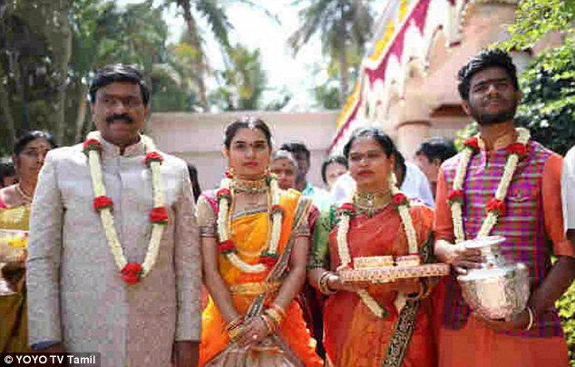 لماذا دفع وزير هندي سابق 74 مليون دولار في زفاف ابنته؟
