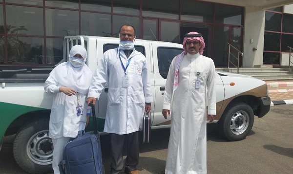 في تنومة.. فريق طبي لعلاج مسن أبناؤه مرابطون على الحدود