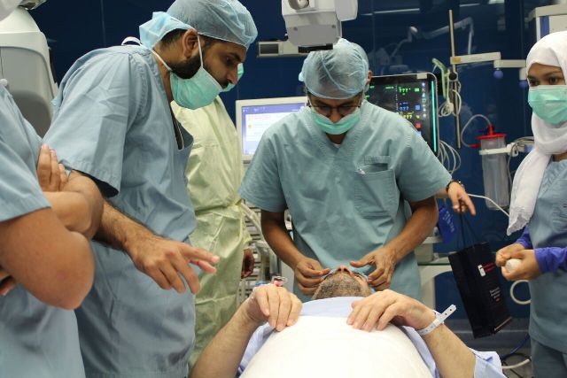 مستشفى شرق جدة يضيف إحدى خدماته ﻷمراض وجراحة العيون
