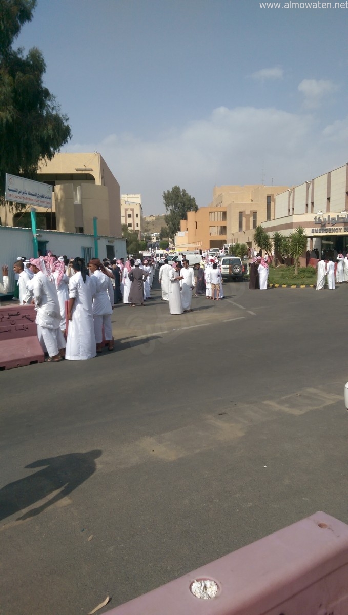 بالصور .. توافد للتبرع بالدم في مستشفى عسير