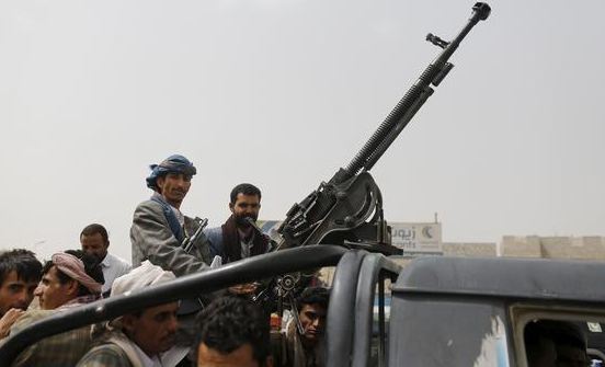 الحوثيون يقصفون مخيم النازحين وينسبونه إلى #عاصفة_الحزم