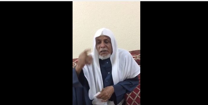 على طريقة #سلمان_العودة .. كلمات مؤثرة لمُسن توفيت زوجته بحادث مروري