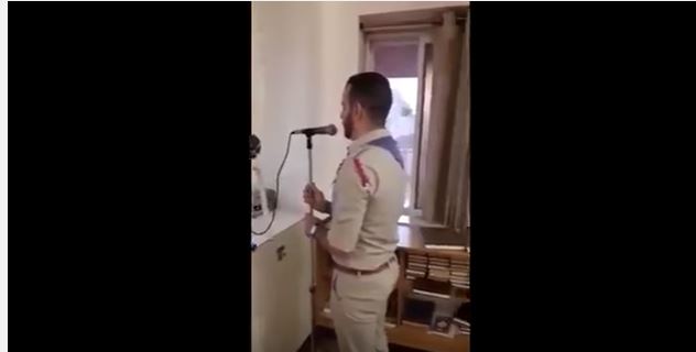 بالفيديو.. مسيحي يرفع أذان المغرب للصائمين في فلسطين
