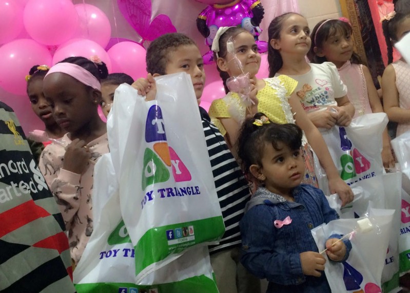 مشاركة أطفال مكة المكرمة ببصمة الإبداع في حملة التوعية بسرطان الثدي -1