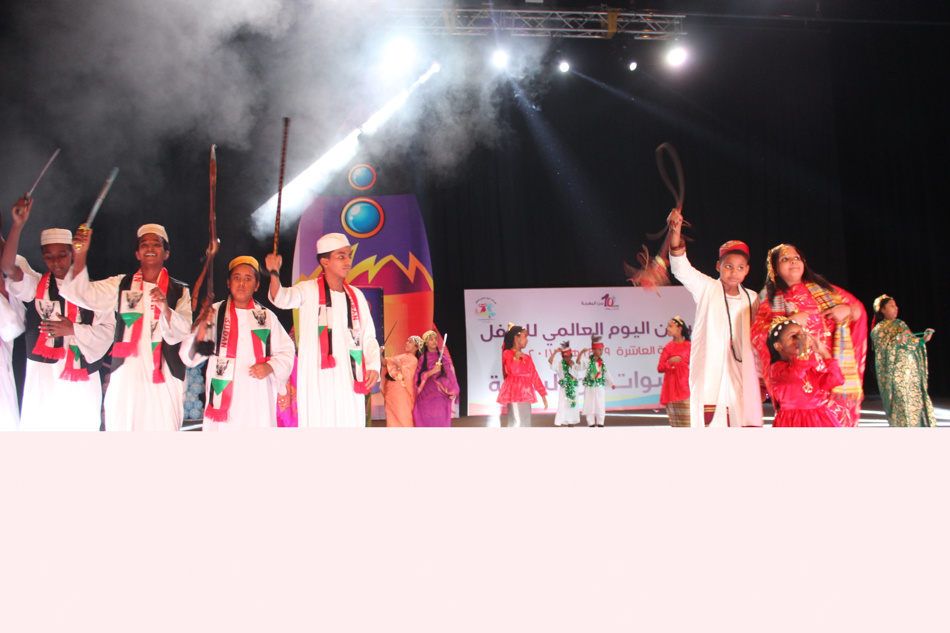 بالصور.. مهرجان الطفل العالمي الـ10 يودع زواره بمشاركة أطفال كوكب المريخ