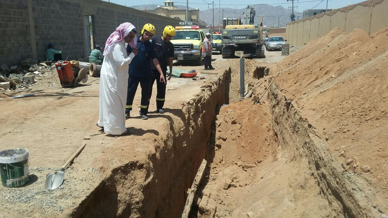 مصرع وافد إثر انهيار حفرة صرف في #نجران