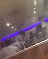 بالفيديو.. هوشة داخل مطعم شهير بحي النسيم بالرياض