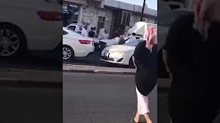 بالفيديو.. مضاربة جماعية في نهار رمضان بين سائقي المركبات