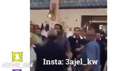 شاهد.. مضاربة طاحنة بين مجموعة من الشباب داخل مول بالكويت
