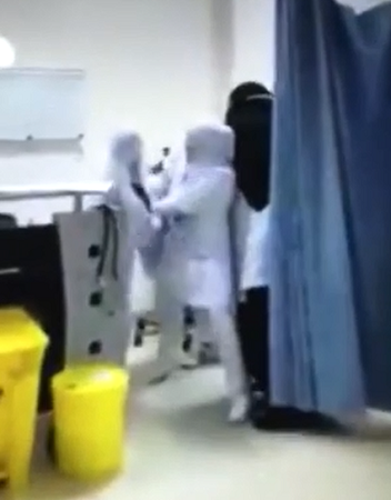 بالفيديو .. مضاربة ممرضات داخل مستشفى العرضيات