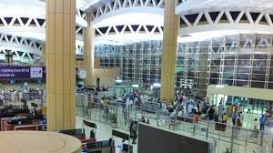 مطار الملك خالد يُكذِّب الجزيرة: الرحلات تسير وفق المواعيد المجدولة