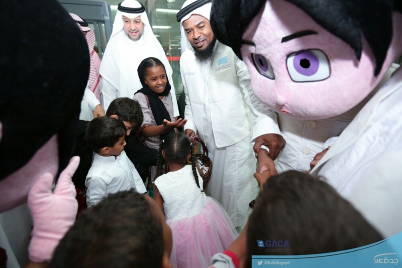مطار الملك عبد العزيز يُشارك مسافريه فرحة العيد ‫(371035885)‬ ‫‬