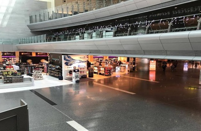 مطار الدوحة خالٍ.. و13% هبوطًا في عدد المسافرين