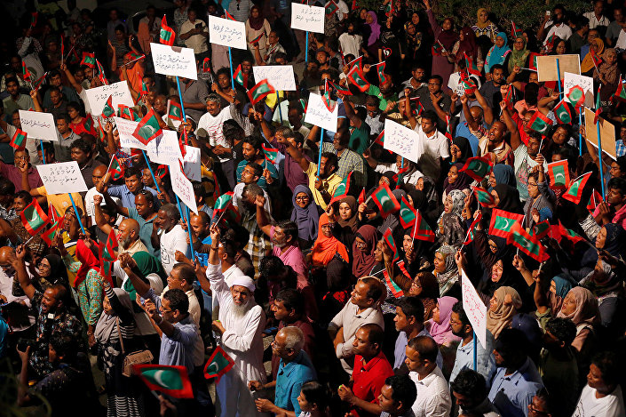 ما الذي يحدث في المالديف باختصار؟