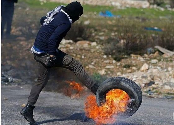 40 مصابًا فلسطينيًّا في مواجهات مع جنود الاحتلال