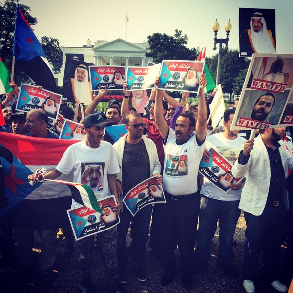 بالفيديو والصور.. تظاهرات يمنية حاشدة لتأييد #سلمان_الحزم_في_واشنطن