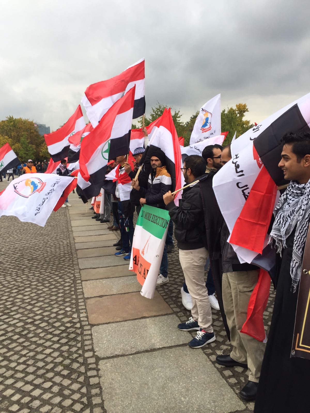 بالصور.. مظاهرة حاشدة أمام البرلمان الألماني للتنديد بالإعدامات الإيرانية في الأحواز