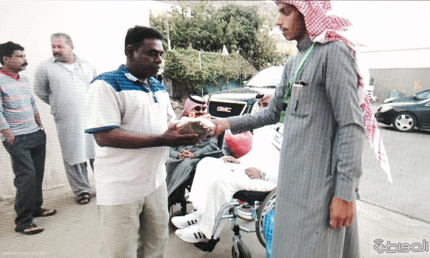 معاقو-عسير-يوزعون-كسوة-الشتاء (7)