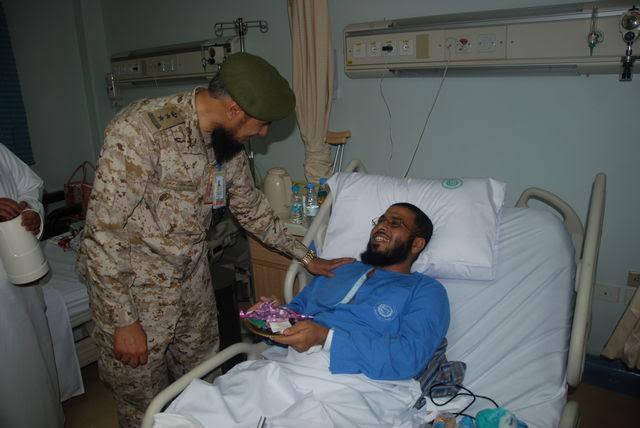 معايدة المرضى بمستشفيات القوات المسلحة بالجنوب ‫(371034529)‬ ‫‬