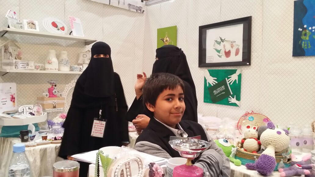 بالصور.. حضور نسائيّ مميز بمعرض “منتجات 4” في #الرياض