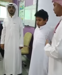 معلم في جدة يعتذر لطالب ضربه.. و #التعليم : الإيقاف مستمر