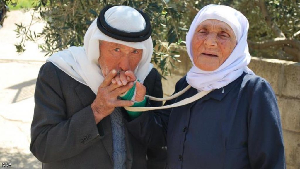 ناهز الـ86 عاماً.. معمرة لبنانية تدفن ابنها الأصغر