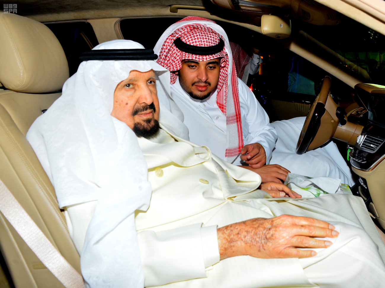 الأمير عبدالرحمن يغادر الرياض متوجهاً إلى خارج المملكة